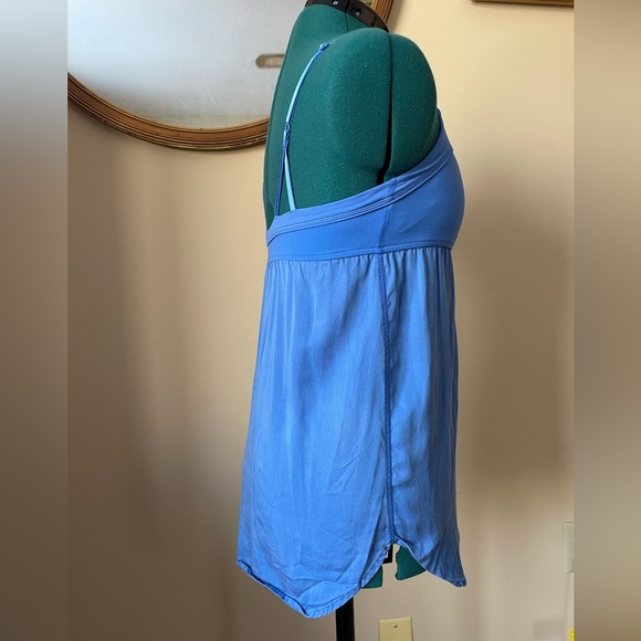 Lululemon size 2 babydoll tank top with adjustable straps and removable cups - Picture 2 of 8